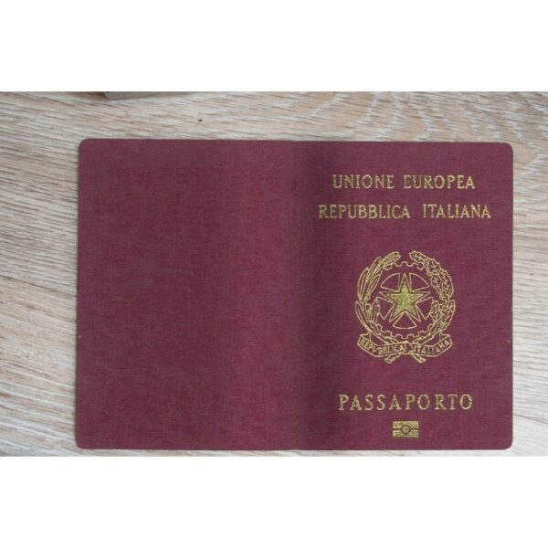 https://greenbagbills.com/product/buy-italy-passport-online/